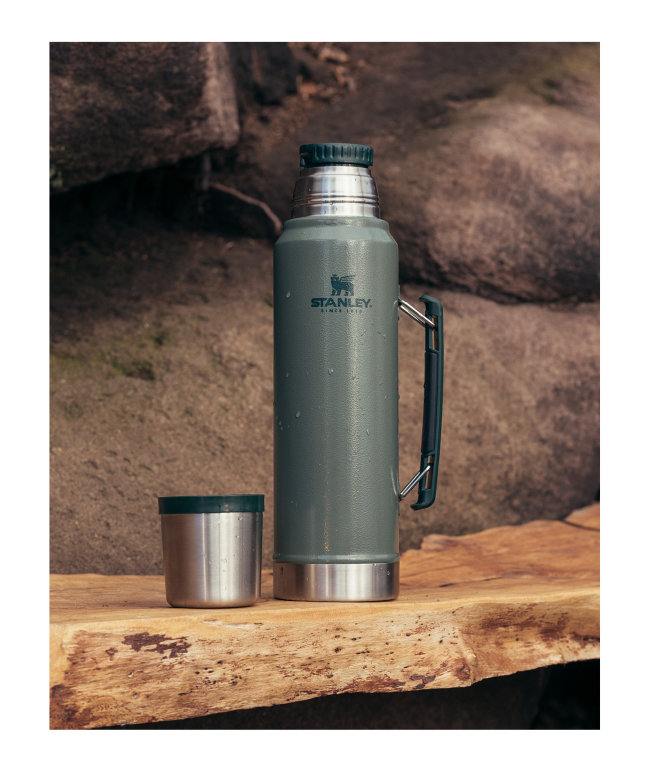 Термос STANLEY Classic 1L (10-08266-001) тёмно-зелёный Термос STANLEY Classic 1L (10-08266-001) тёмно-зелёный