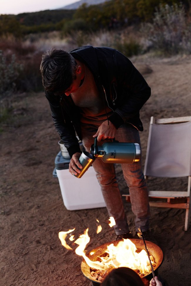 Термос для пива STANLEY Classic 1,9L (10-01941-067) тёмно-зелёный Термос для пива STANLEY Classic 1,9L (10-01941-067) тёмно-зелёный