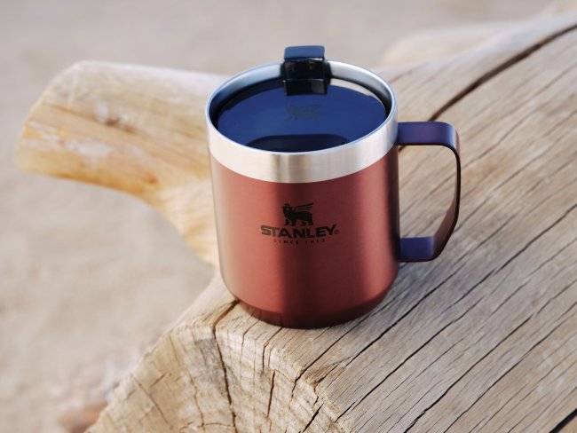 Термокружка STANLEY Classic с ручкой 0,35L (10-09366-008) бордовая Термокружка STANLEY Classic с ручкой 0,35L (10-09366-008) бордовая