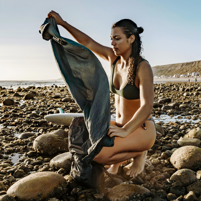 Полотенце пляжное MATADOR Packable Beach Towel (MATBCHT001CH) серое Полотенце пляжное MATADOR Packable Beach Towel (MATBCHT001CH) серое